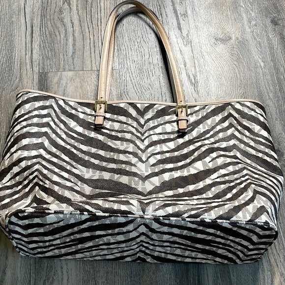 Michael Kors Large Vanilla Tiger Jet Set Multifunction Tote Bag Saffiano Leather - Picture 3 of 11